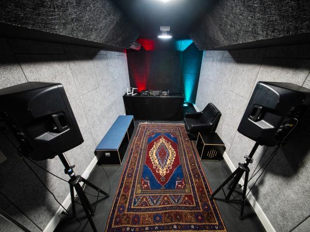 noisy Room DJ pic 5