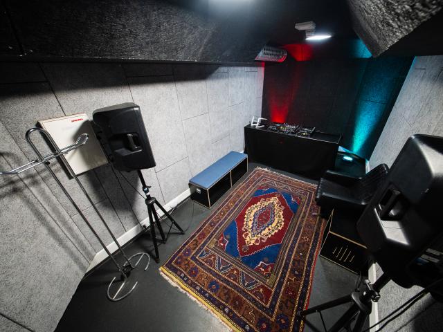 noisy Room DJ21 pic